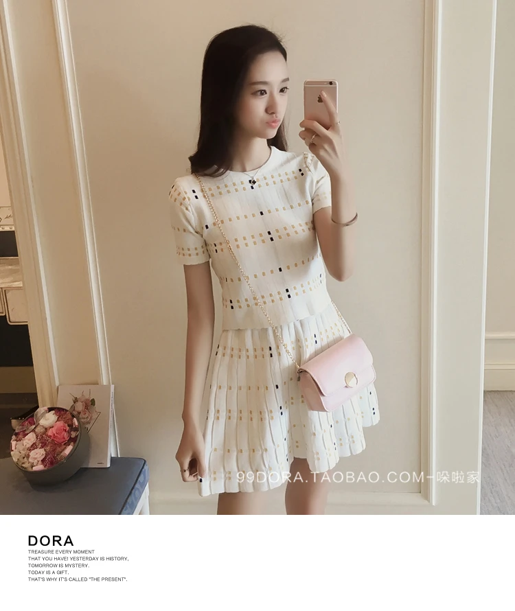 women's sets New Fashion Women's Spring Thin Knitted Striped Crop Top and Mini Skirt Suit Set Two-piece Girl's Skirt Summer Clothing Sets sweat suits women