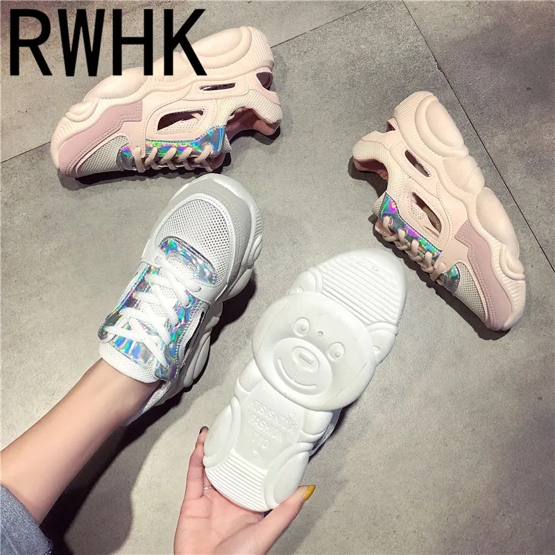 

RWHK 2019 summer new style sandals women's shoes radiating surface with cross straps rubber sports sandals with a toe cap B001