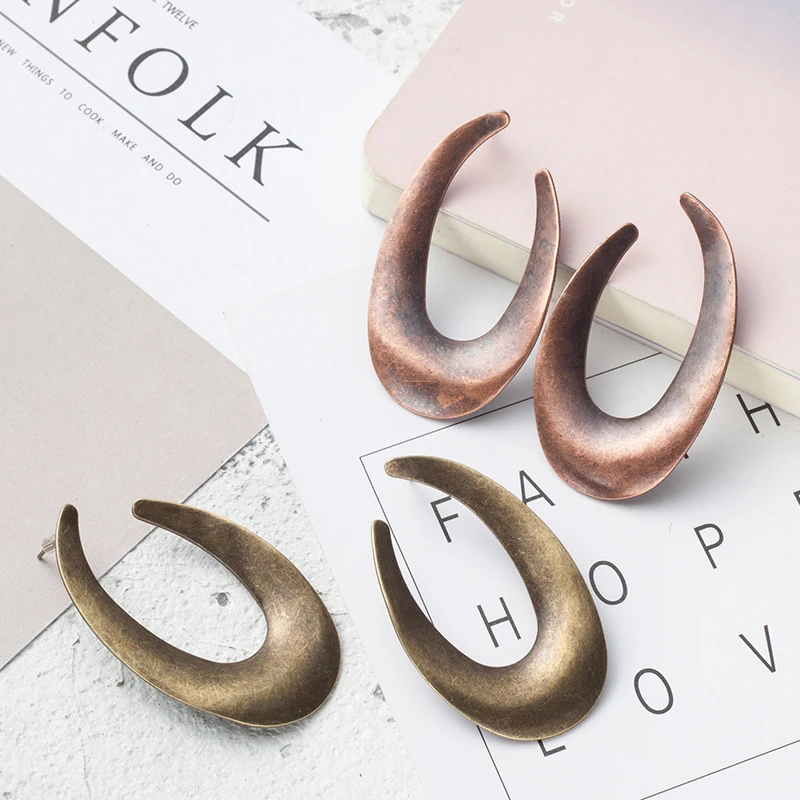 

Vintage ox horn shape alloy big earrings for women Ethnic geometric drop handing earring Charm jewelry gifts 2019