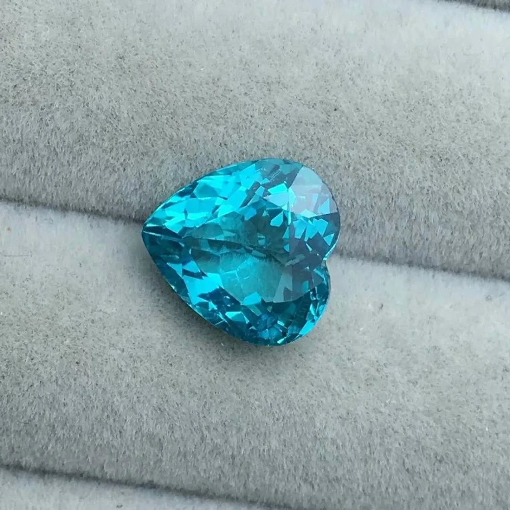 

natural apatite , Exquisite workmanship, Weight: 3.38ct Specifications: 9.9 x 9.4 x 5.5mm Perfect gem perfect quality