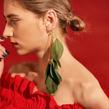 

popular Green Natural Feather Earrings Unique Single Long Alloy Chain Tassel Drop Earrings for Women Fashion Jewelry Ears hang