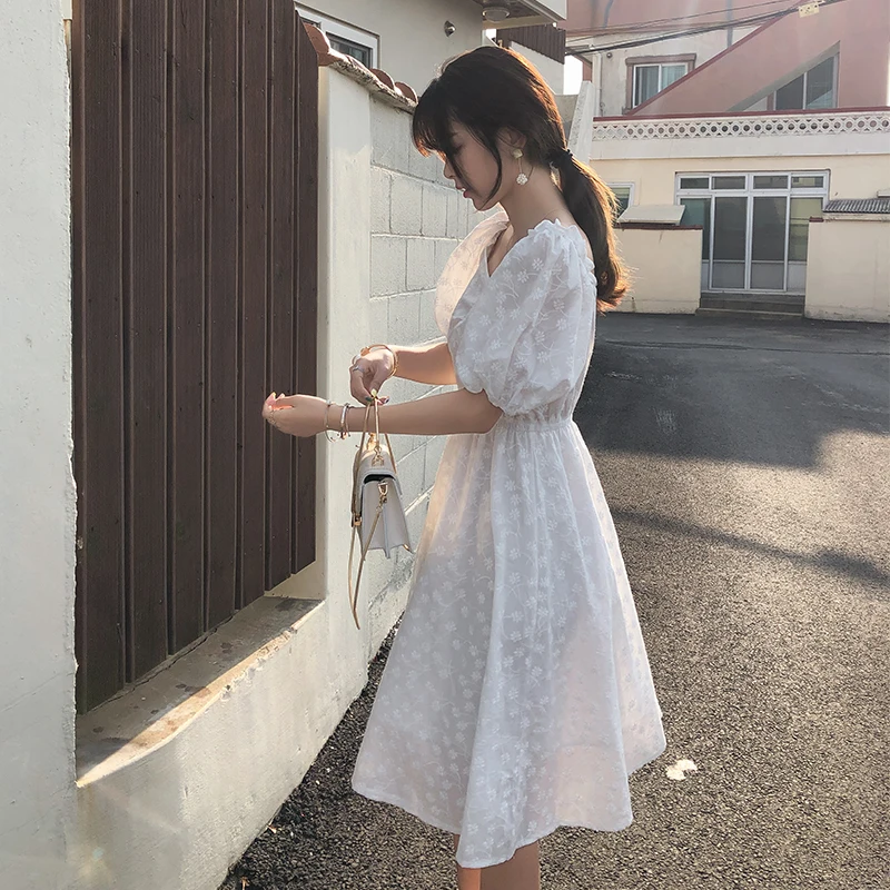 Mishow Летнее романтичное легкое платье в корейском стиле с V-образным вырезом, открытой спиной и рукавами- фанариками Повседневный стиль Новая летняя коллекция Материал хлопок MX19B1907