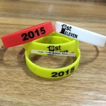 100 шт/партия на заказ 1 дюйм логотип браслеты продвижение резиновый браслет OEM логотип/текст/слова тиснением/гравировка силиконвые резинки