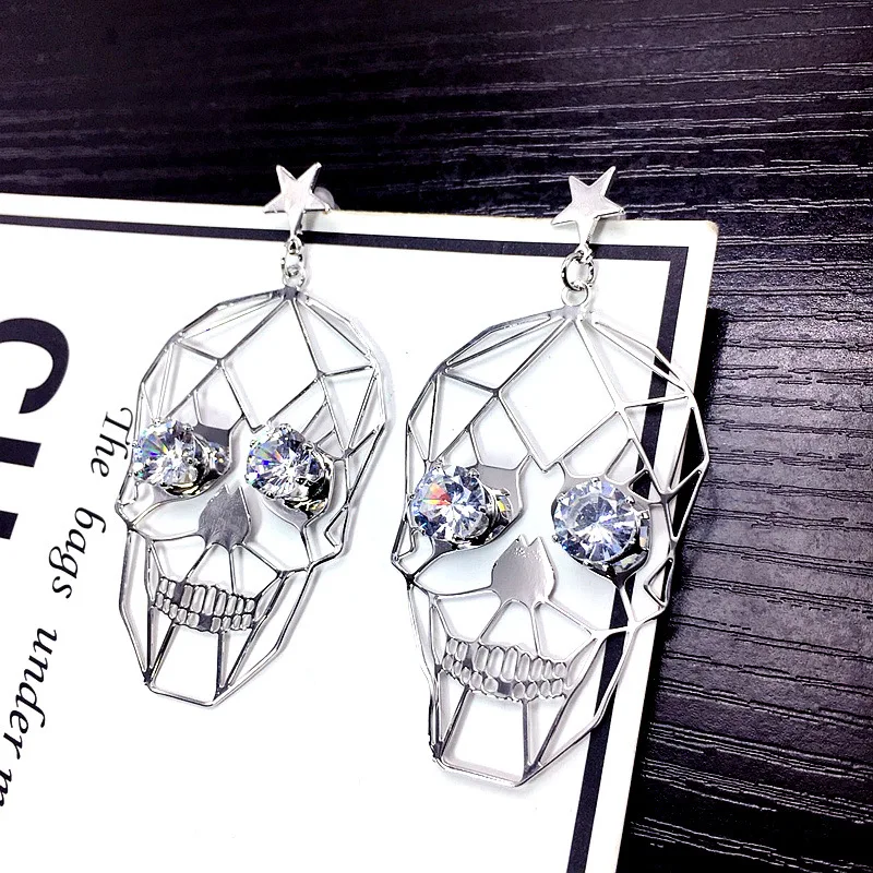 

Personality Wild Hiphop Retro Punk Skull Skeleton Crystal Earrings Hollow Metal Baroque Temperament Earrings Female