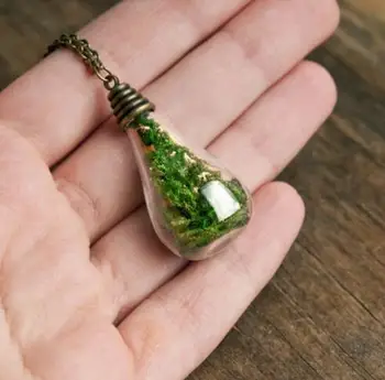 

10pcs Green moss necklace, handmade wish glass bottle pendant, glass vial necklace, brass pendant 70cm long ( finished necklace)