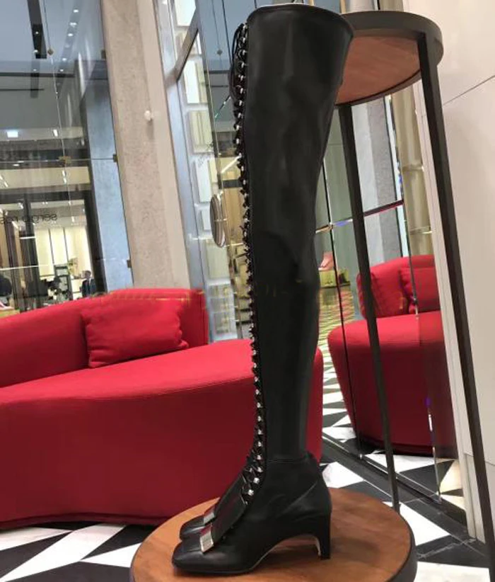 Beige En Bottes Mode Carré Étrange Beige Prova Le Rivet Med Bout noir Décoration Perfetto Talon Conception Noir Sur Métal Femmes Genou W4g1Twvq