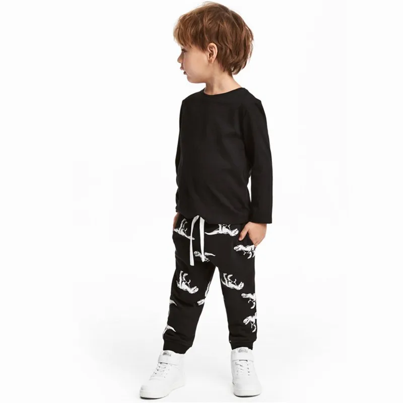 Boys pants. Спортивные брюки для мальчика. Детские спортивные штаны для мальчиков. Брюки трикотажные для мальчика. Брюки детские для мальчиков.