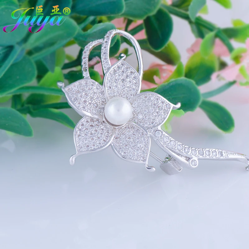Ali Moda New Arrival Micro Pave Zircon Copper Leaf Flower Pearl Decorative Women Sweater Pin Brooches Christmas Gifts images - 6