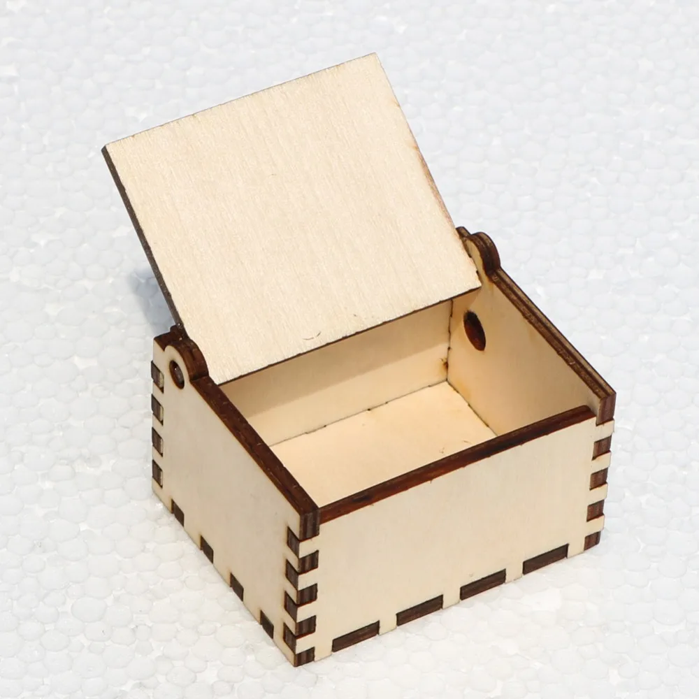 Wholesale Empty music box Home Storage Box Natural Wooden Antique Carved Musical Box Handmade Craft Jewelry Case Wooden Box 4mm