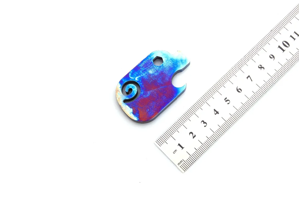 Edc титановый сплав многофункциональный инструмент открывалка для бутылок синий красивый и портативный подвесной ключ