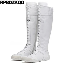 Байкер роскошь обувь зашнуровать высокие сапоги Большой бренд Круглый носок мотоцикл белый Настоящая кожа длинный Женские ботинки зима плоские женский китайский женская мода