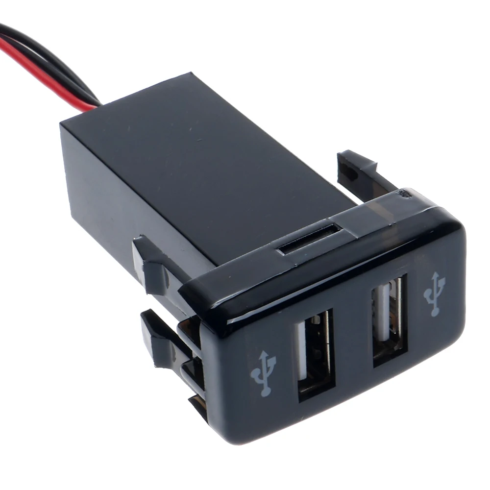 Автомобильное зарядное устройство 12 В с двумя USB портами и быстрой зарядкой для