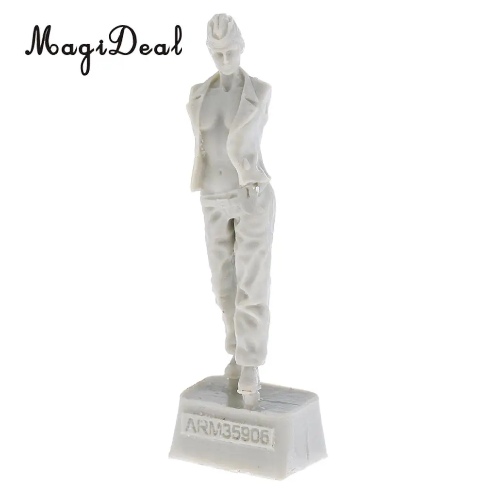 MagiDeal Popular 1/35 WWII German Female Tank Soldier Figure Unassembled Unpainted Resin Kit 6cm