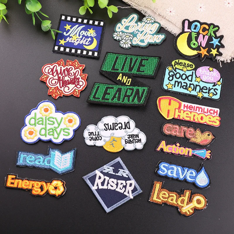 

1PCS Fashion Flower Letter Patches Badges Embroidered Applique Sewing Iron On Badge Clothes Garment Apparel Accessories