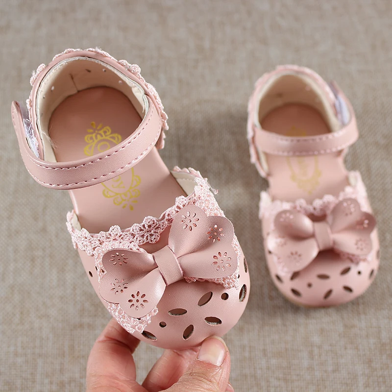 Детские летние розовые и белые босоножки для маленьких девочек; вечерние и свадебные модельные туфли принцессы; Новинка