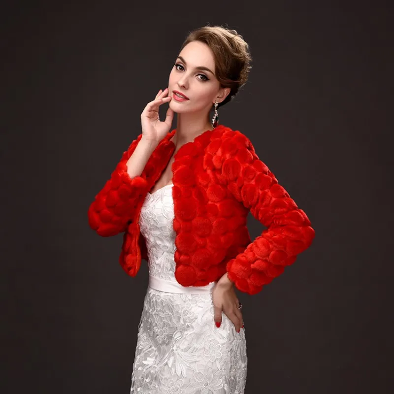 Новая зимняя красная Свадебная меховая накидка для невесты, короткая стильная куртка из искусственного меха, женские теплые вечерние пальто, накидка для невесты с длинным рукавом