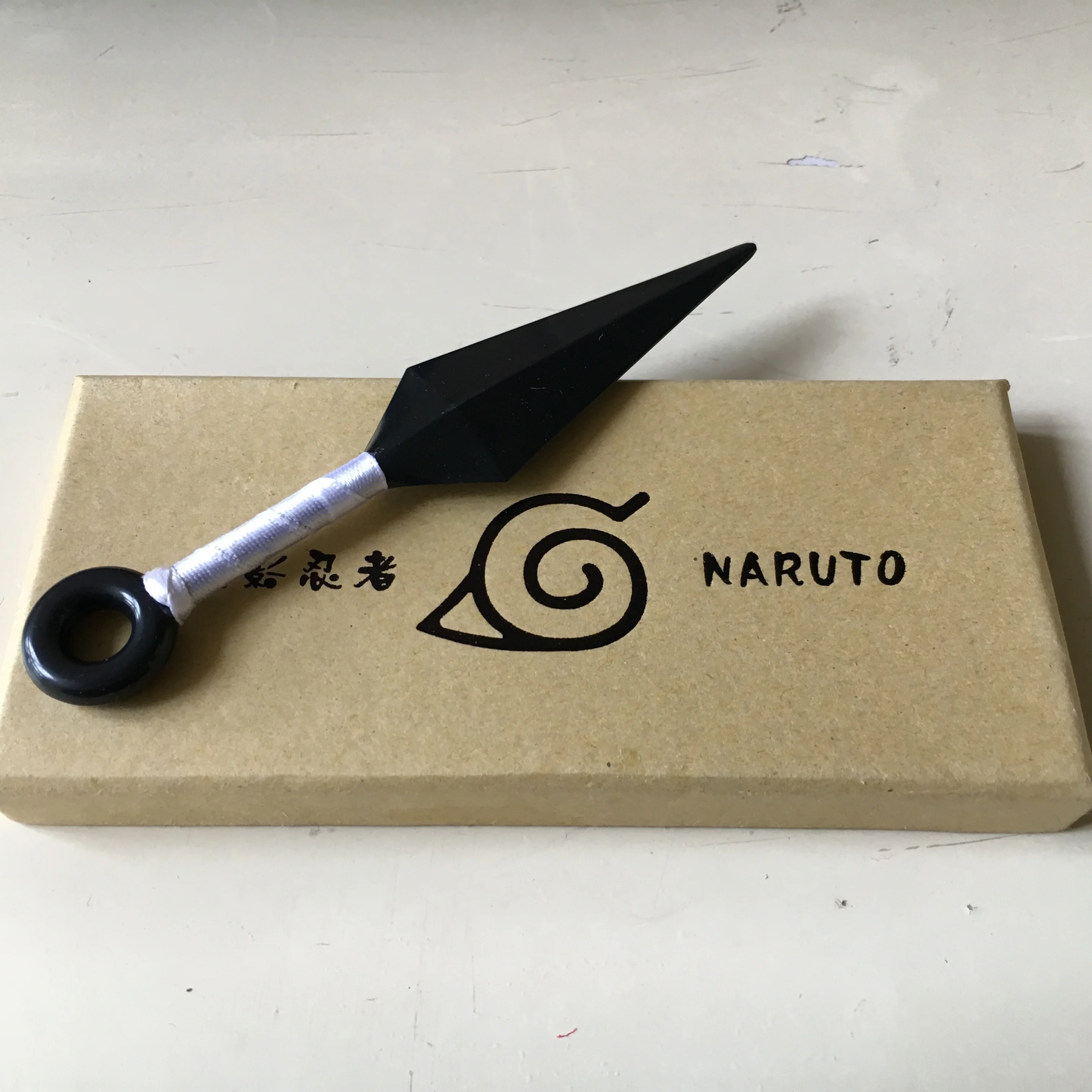 

Naruto Cosplay Weapon Kunai Anime Accessory Shurikens Small Size 3Pieces In Box White Hand Shank Halloween Cosplay Weapon