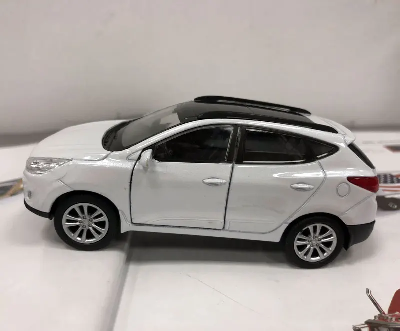 WELLY 1/36 масштабная модель автомобиля игрушки Корея hyundai Tucson ix35 SUV литая модель металлическая модель автомобиля для подарка/детей/коллекции