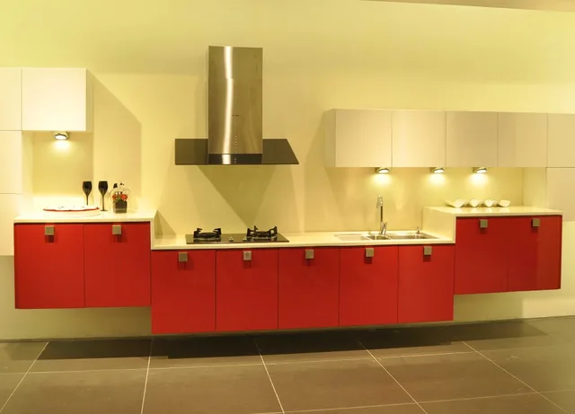 Brillo rojo del mdf del Gabinete de cocina del en Armarios de cocina de