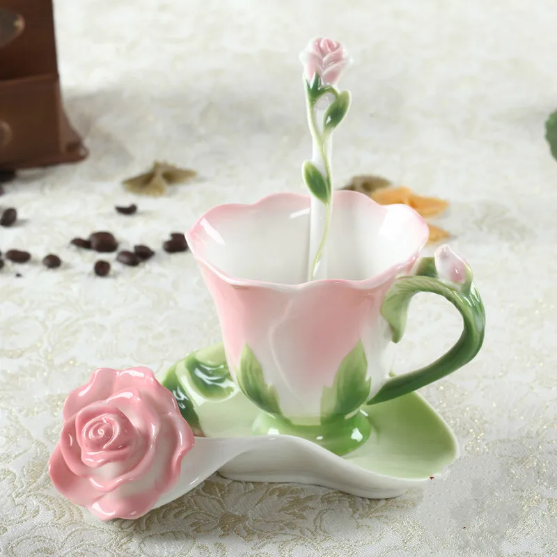 Креативная цветная эмалированная фарфоровая кофейная чашка, блюдце, ложка, набор роз, чашка из костяного фарфора, креативный подарок для друга на свадьбу