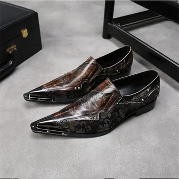 

2020 Autumn New Men Business Casual Shoes Genuine Leather Gold Toe Party Loafers Retro Design Men Rivets Wedding Driving Shoes
