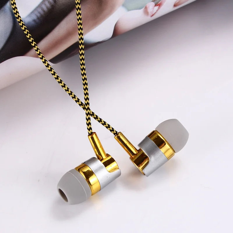 

Nylon Braided Headset Wired Earphone With Microphone Portable Audio And Video Device 1.2M Reflective Fiber Cloth Line Metal