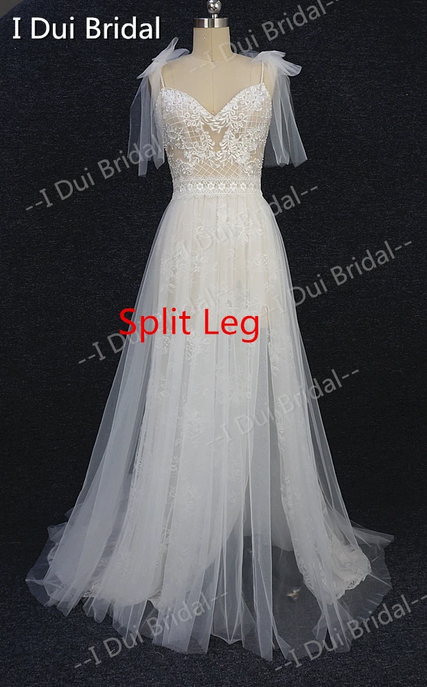 Стиль, настоящая фотография, свадебное платье на тонких бретельках с галстуком-бабочкой, Тюлевое изысканное кружевное романтическое уникальное дизайнерское платье с разрезом