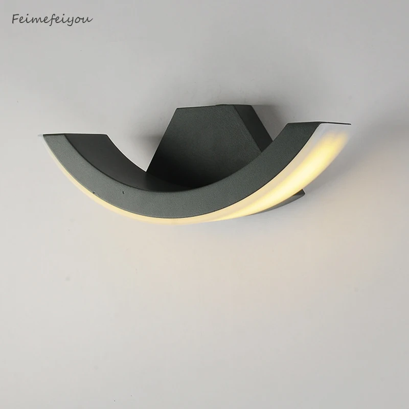 Feimefeiyou outdoor balcony stairs Engineering villa wall light of corridor light Waterproof wall lamp arc style