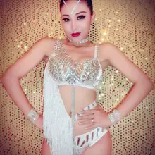 Сексуальный белый бюстгальтер со стразами и кисточками наряд с шортами женский костюм для танцовщицы в стиле бара сценическое шоу вечерние для выступления певца