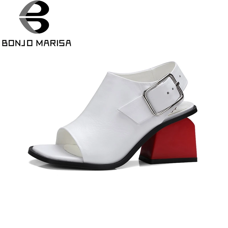 En Ligne BONJOMARISA Brand Design Cuir Véritable Étrange Style Solide Boucle Sangle Top Qualité Chaussures Femme Occasionnels D été Sandales Blanc