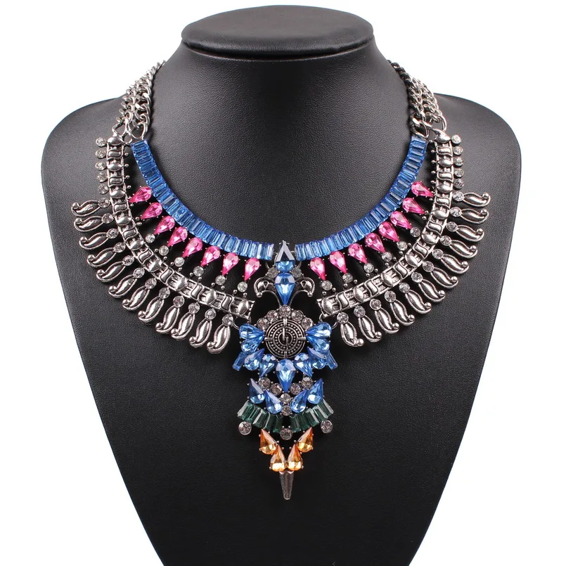 

2019 New Arrival Fashion Design Chunky Statement Crystal Pendant Brand Vintage Alloy Necklace For Women Trendy Choker Jewelry