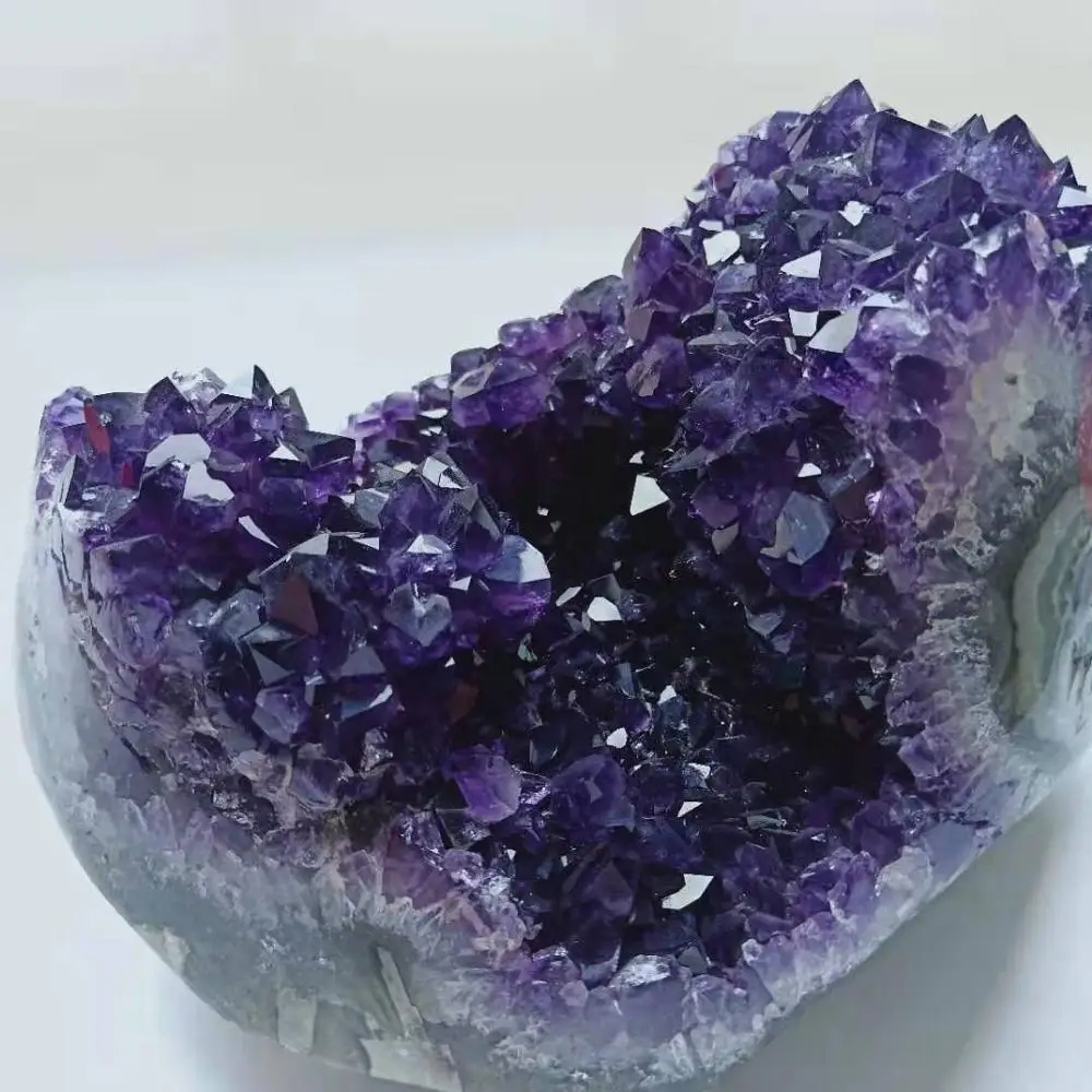 

High Quality 2.11 kg Natural Amethyst Crystal Cluster Stone Beautiful Geode For Home Healing Crystal Decoration WYQ
