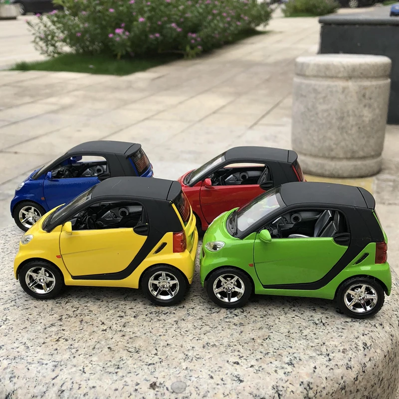 1:32 Smart ForTwo литая под давлением модель автомобиля автомобиль со звуком и светильник детский подарок Машинки Игрушки для детей