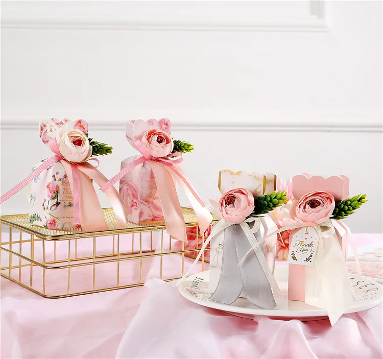 

2019New Romantic Pink Flower Candy Boxes Come with Flowers for Wedding or Birthdays Event Party Favor Gifts Storage 10pcs/lot