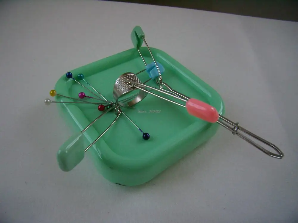 

Free shipping For needlework accessories, Sewing tool Magnet Box for Easy Sewing or Cross-stitch