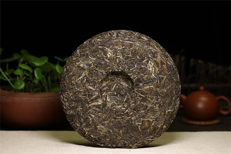 Год Mingfeng горный Древний дерево Pu-erh сырой Pu-erh 357 г Sheng Pu-erh