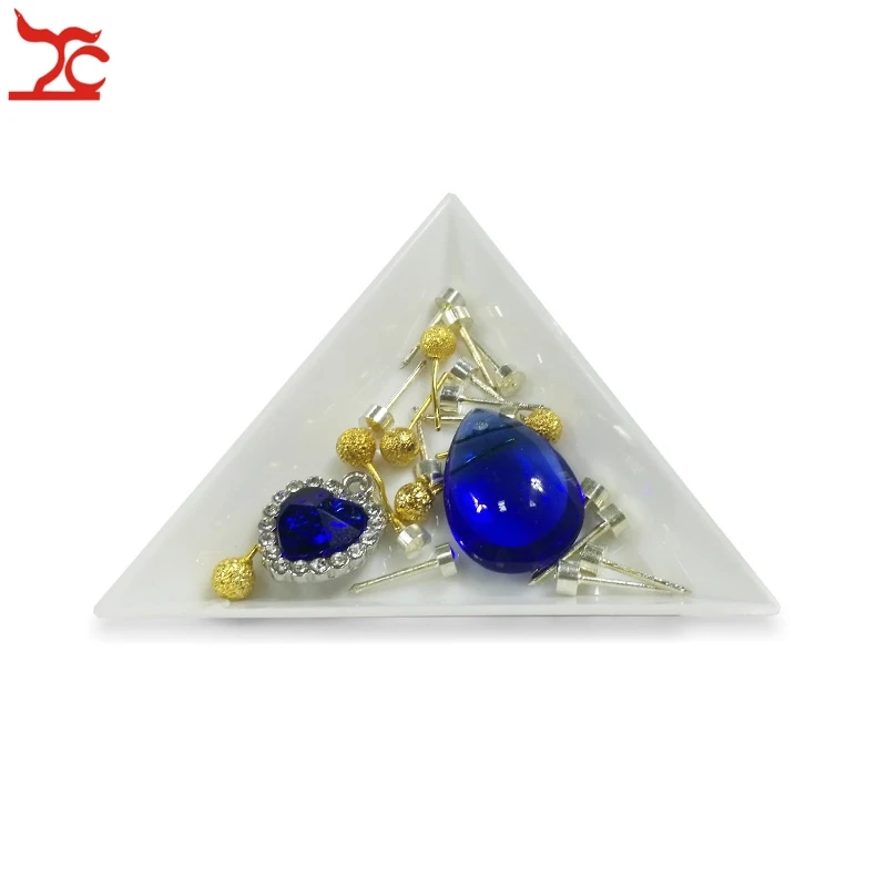 

20Pcs White Plastic Triangle Sorting Tray Gemstone Collection Storage Case Beads Crystal Nail Comestic Art Tool Tray 7*2.5 cm
