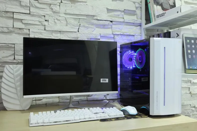 

Desktop computer cpu i3 Ram 2GB SSD 120GB desktop computer