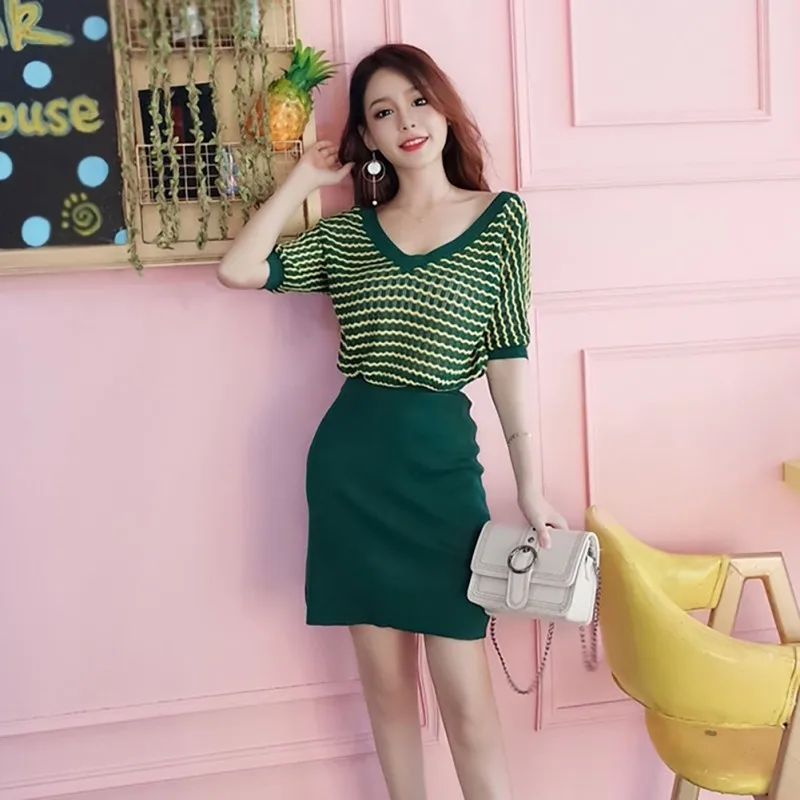 

Women's Sexy Casual V-Neck Striped Short Sleeve Slim Knitted T-Shirt