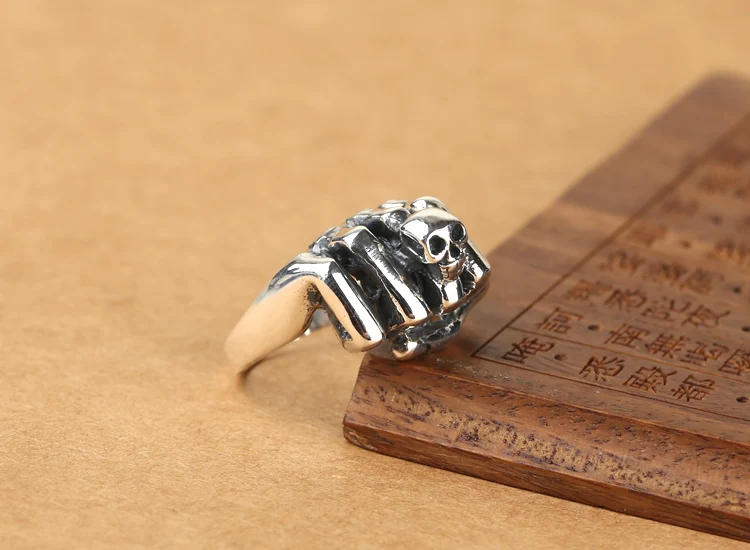 

925 sterling silver skull head fist ring Trendy personality Punk Rocker men J115