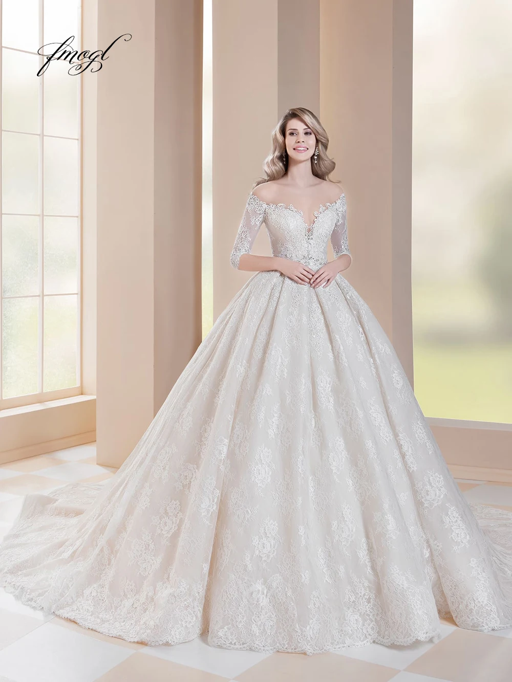 

Fmogl Half Sleeve Sexy Boat Neck Ball Gown Wedding Dresses 2019 Luxury Appliques Beaded Court Train Lace Vintage Bridal Gowns