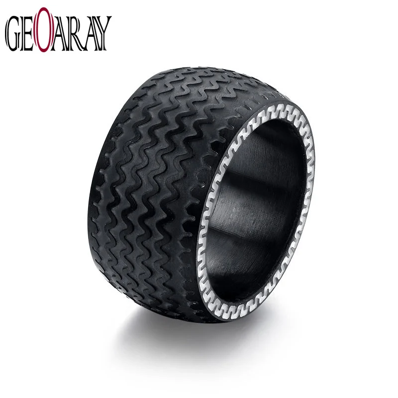 Tire ring. кольцо в виде колеса. Tire ring. кольца в моде шин. Tire ring.
