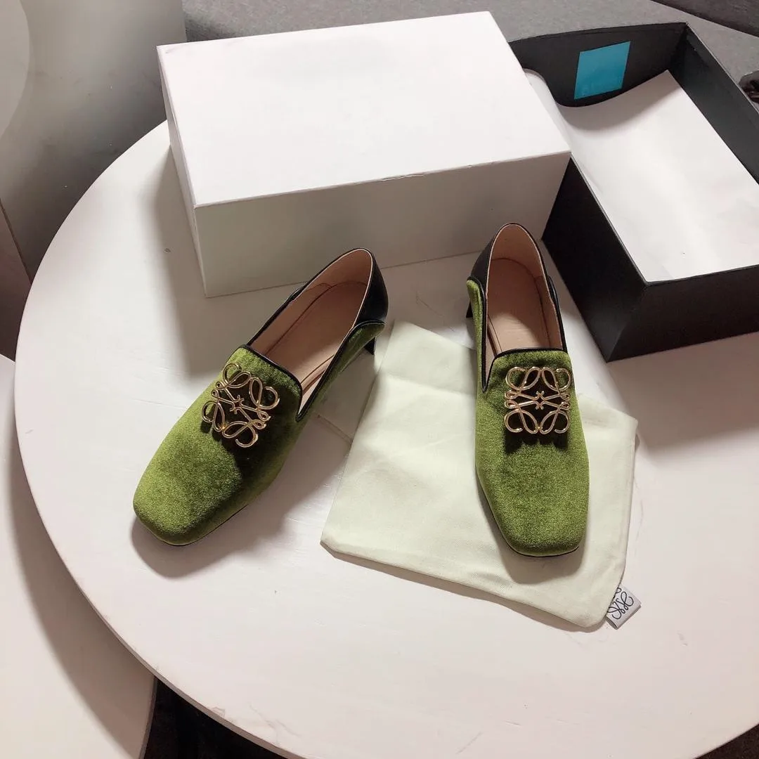 Лидер продаж; женские демисезонные туфли на среднем каблуке; замшевые туфли-лодочки 4 см; женская обувь; Zapatos De Mujur sapato feminino; удобные туфли на квадратном каблуке