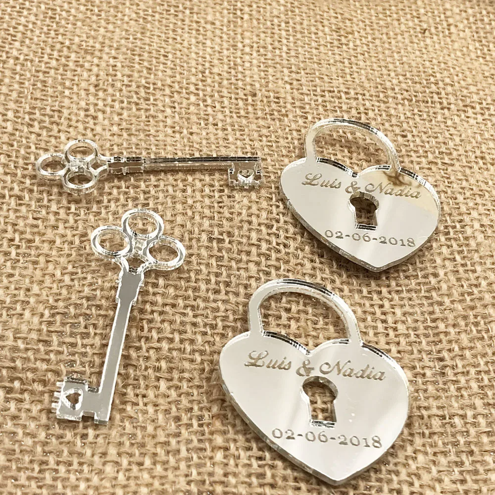 50 pcs Personalized custom Engraved wedding name and date Mirror Silver Gold wooden Key lock Wedding Gift Tags1