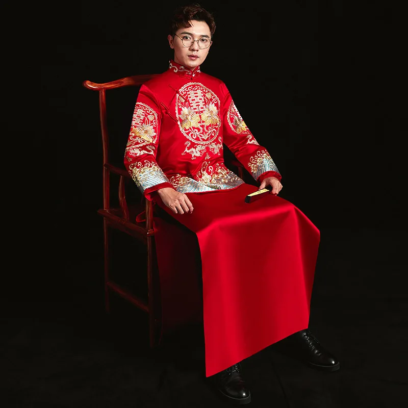 Жених Винтаж Свободные Cheongsam Традиционный китайский свадебное платье красный сатиновое платье-Ципао Вышивка Дракон костюм Vestido Oriental мужские