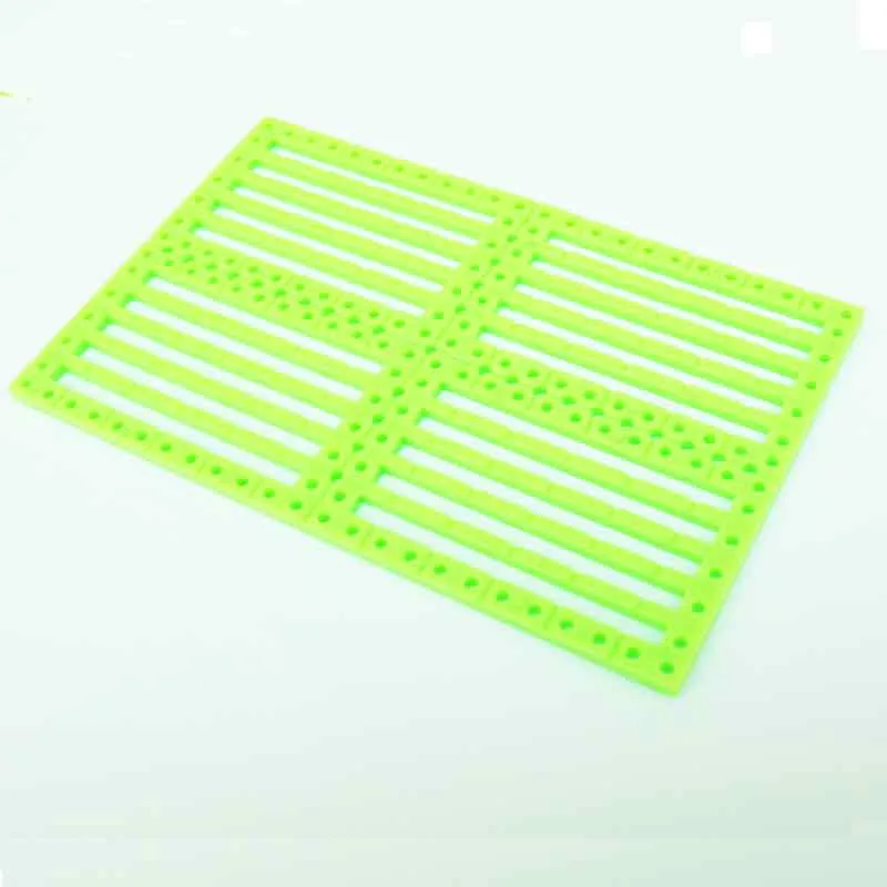 Kopen Feichao 7.5 cm * 12 cm Functionele Panel Chassis Diy Speelgoed Auto Shell Plaat Geperforeerde Plastic Plaat Module Building Kits