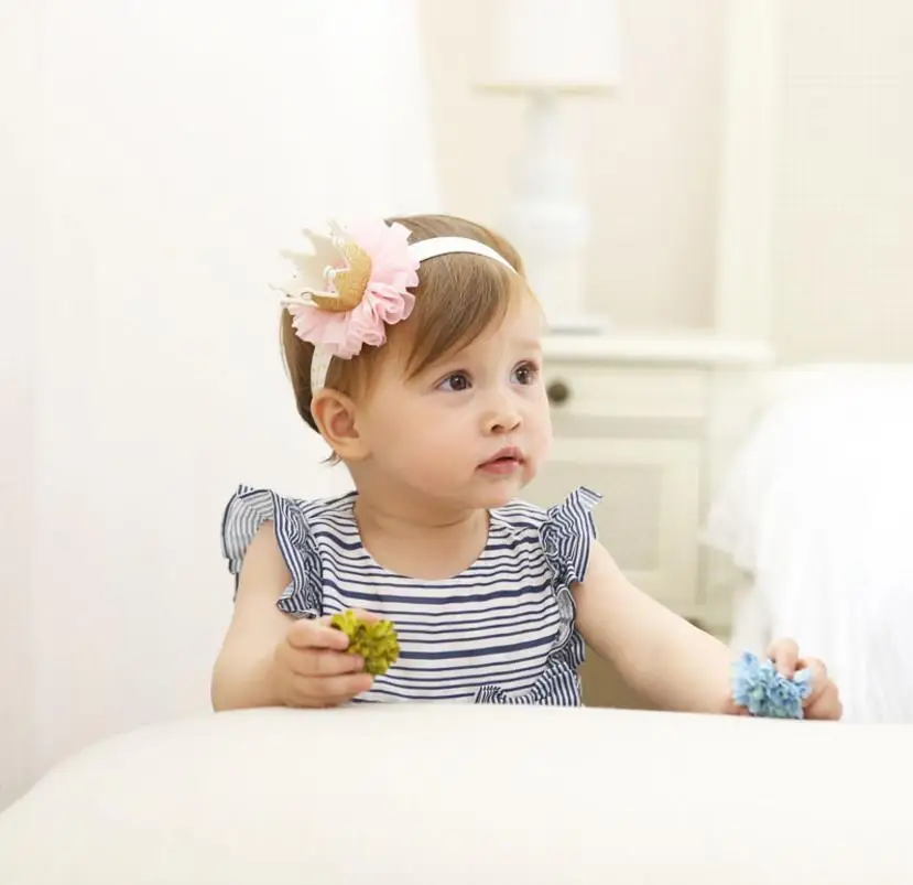 Рисунок 2 - Повязка на голову с цветами и короной