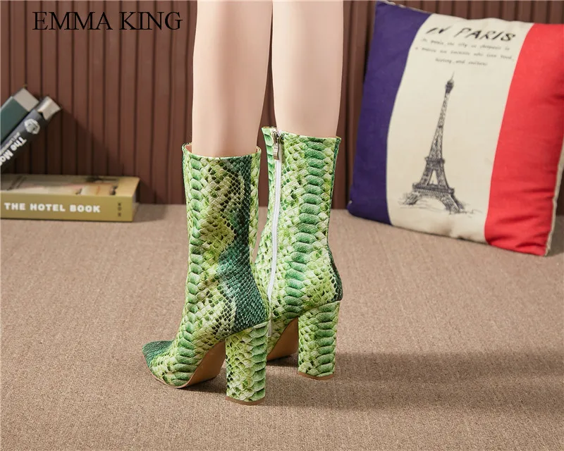 Лидер продаж г., осенние ботинки до середины икры Zapatos De Mujer женская обувь со змеиным узором на молнии Женская обувь с острым носком на высоком квадратном каблуке