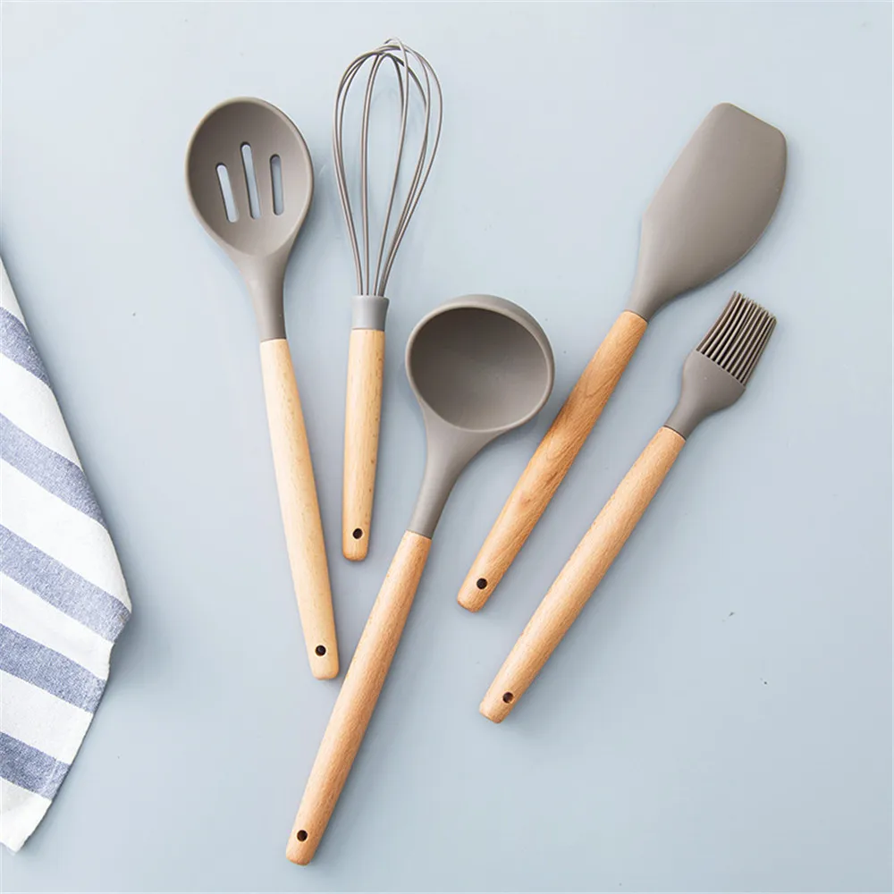 

Kitchen Cooking Tools Silicone Spatula Scrapers Egg Beater Oil Brush Soup Spoon Coalncder Mixing Scraper Home Baking Tool 1PC