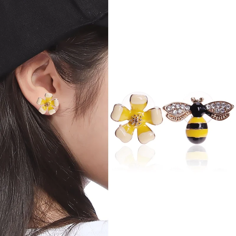 

Creative New Flower Bee Asymmetric Earrings Zircon Earrings Wholesale Earings Fashion Jewelry